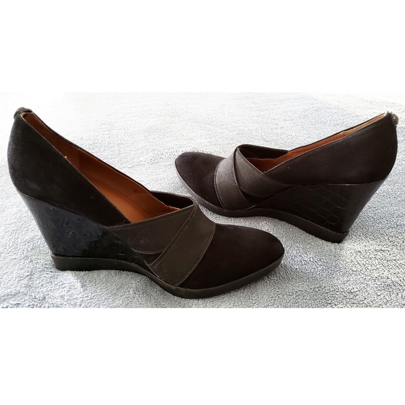 Donald J. Pliner Shoes - NWT Donald J. Pliner Black Carla Wedge Heels